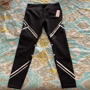 New with tags black new balance leggings